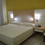 Fontana Plaza 3*