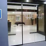 호텔 Fontana Plaza 3*