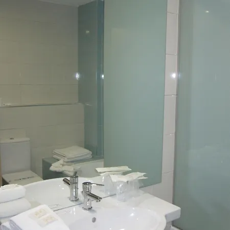 Fontana Plaza 3*