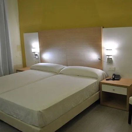 Fontana Plaza 3*
