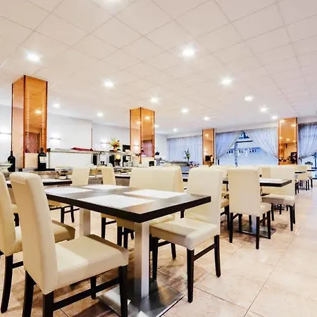 Fontana Plaza 3*