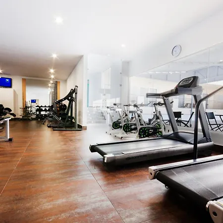 Fontana Plaza Hotel 3*