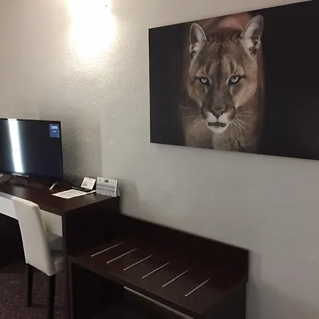 Fontana Plaza Szálloda 3*