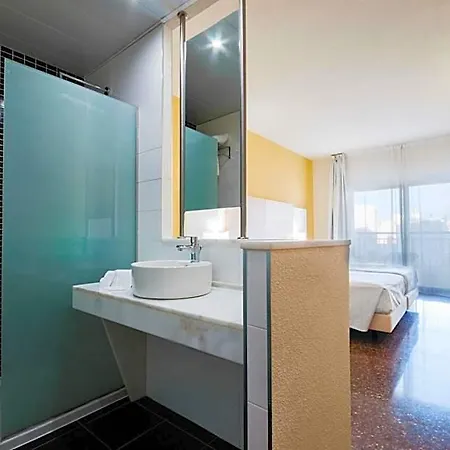 Hotel Fontana Plaza 3*