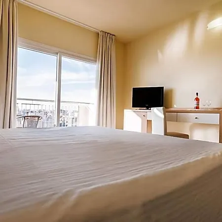 Hotel Fontana Plaza 3*