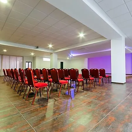 Fontana Plaza Hotel 3*