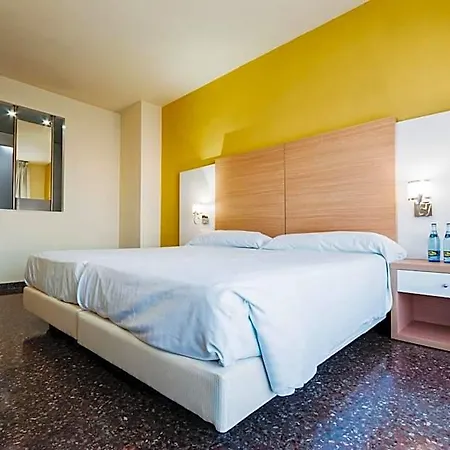 Hotel Fontana Plaza
