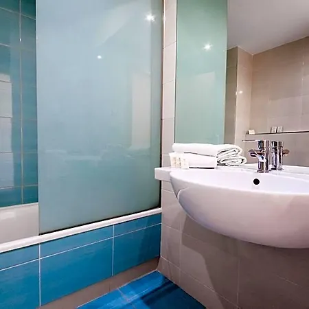 Hotel Fontana Plaza 3*