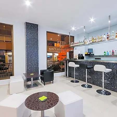 Hotel Fontana Plaza 3*