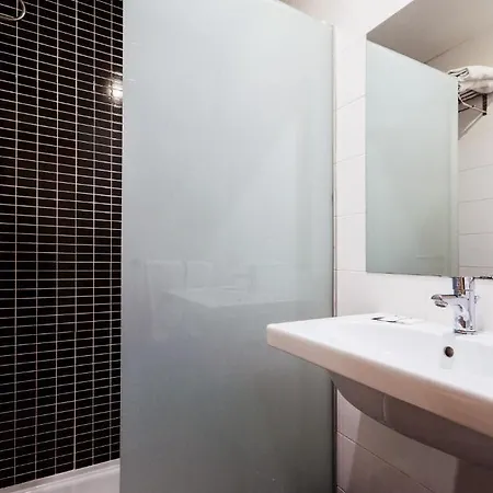 Fontana Plaza Hotel 3*