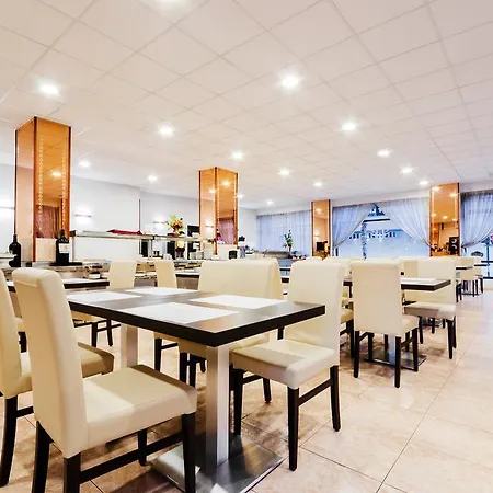 فندق Fontana Plaza تورّيفيِخا