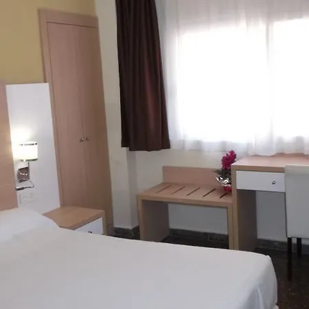 Fontana Plaza Hotel 3*