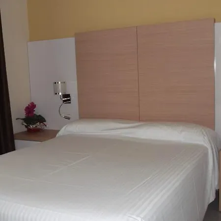 Hotel Fontana Plaza