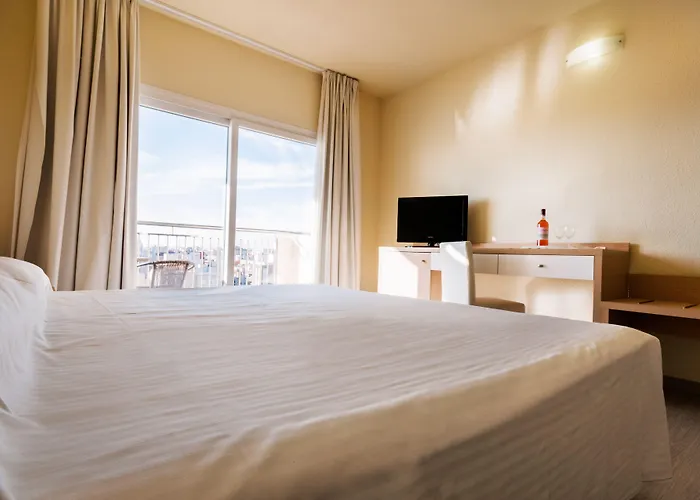 Fontana Plaza Hotel 3*