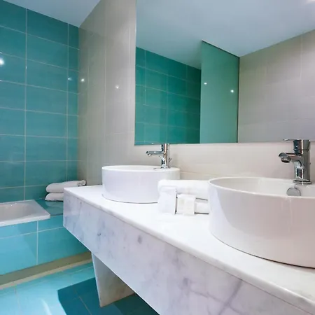 Fontana Plaza Торевьиа