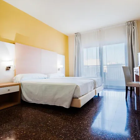 Fontana Plaza Отель