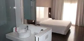 Fontana Plaza Hotell 3*