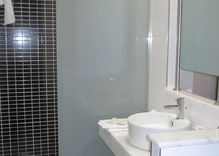 Fontana Plaza Hotel 3*