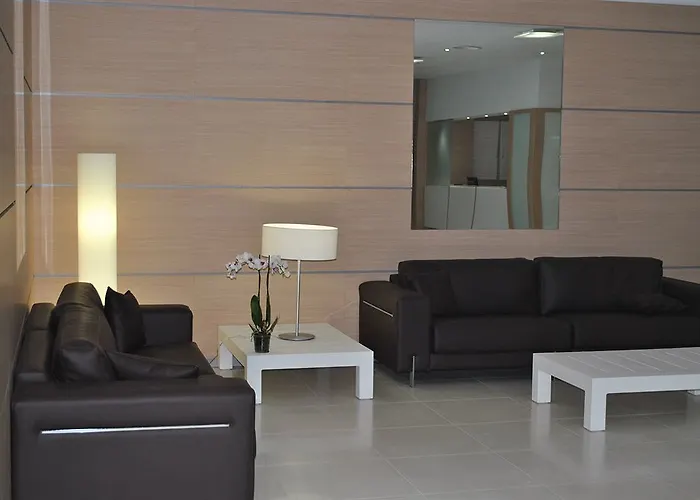 Fontana Plaza Hotel 3*